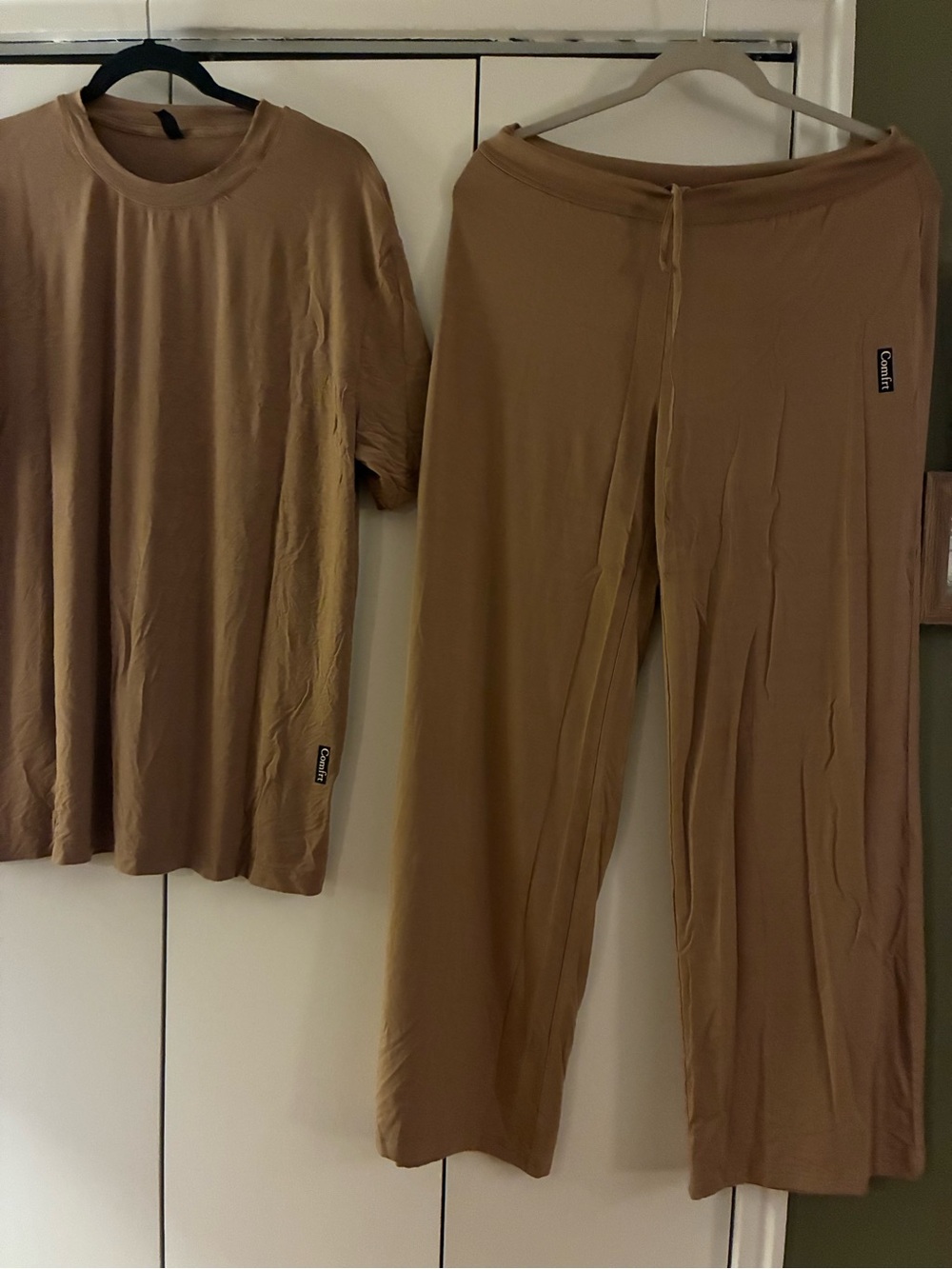 Comfrt cloud lounge mocha Three-Piece Lounge Set in Tan - Tee, Shorts & Pants - Picture 5 of 6